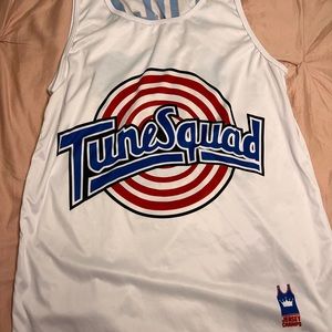 Lola Bunny jersey